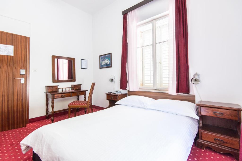 Sumratin Hotel